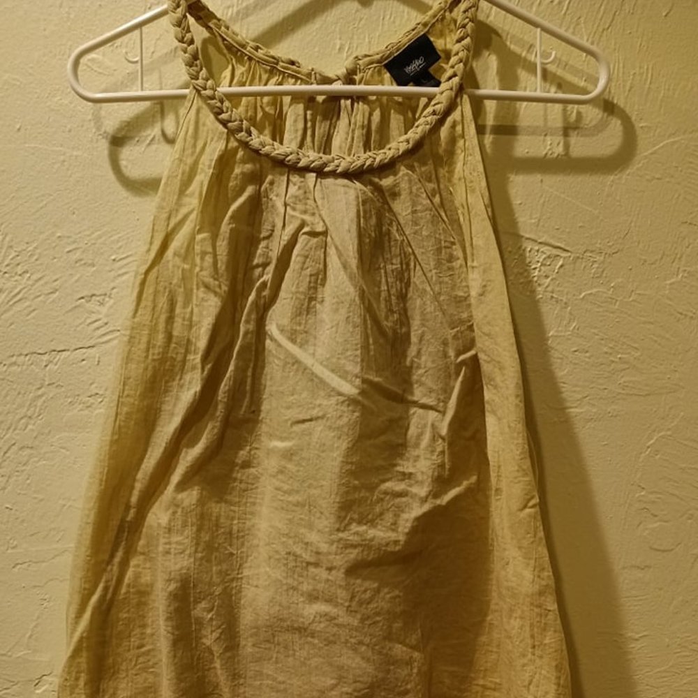 Mossimo cream color tank top with braided collar